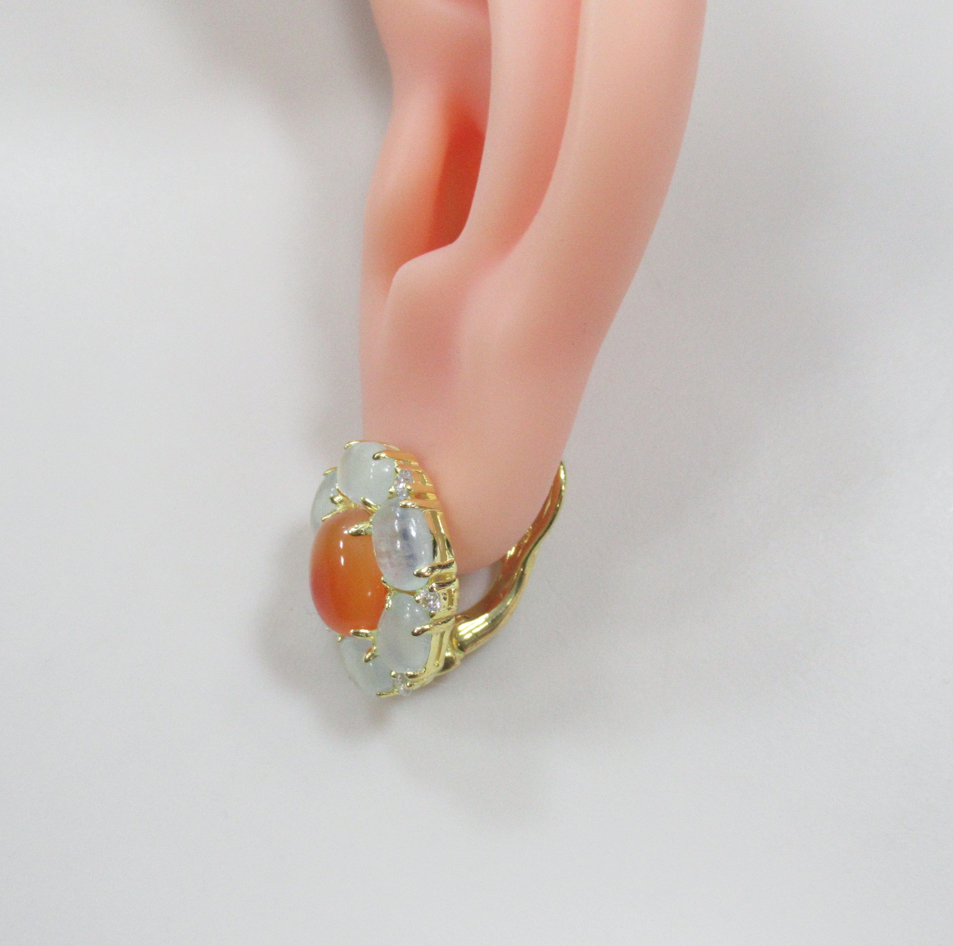 Серебряные серьги с аквамаринами и халцедонами